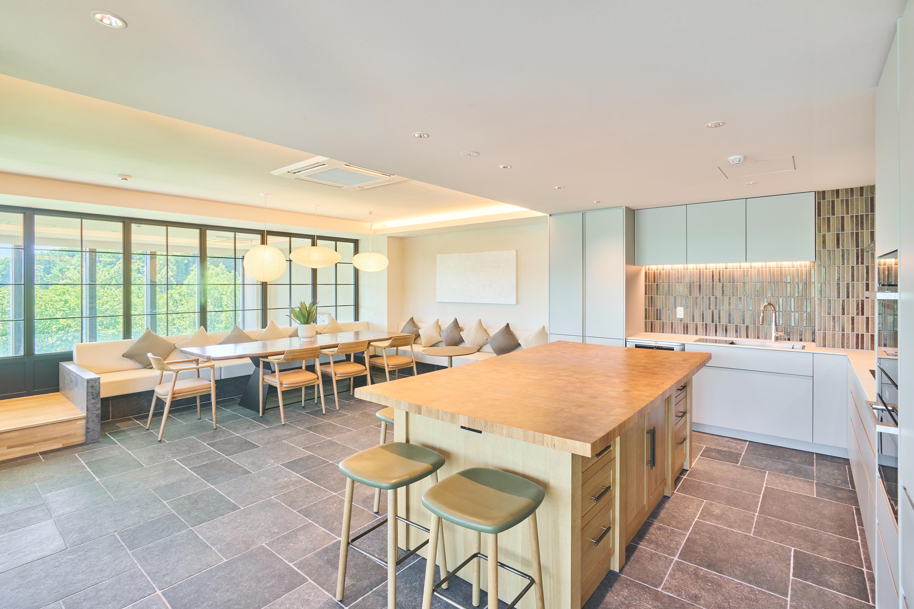 ★ご相談スペース 送料無料】 CONBOX ミーティングブース クローズドタイプ 4人用 ブルー