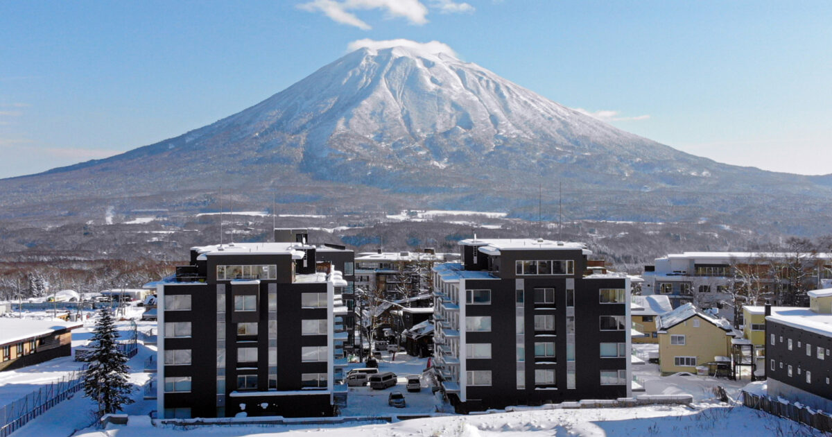 snow village出品 Our Story | SnowDog Village