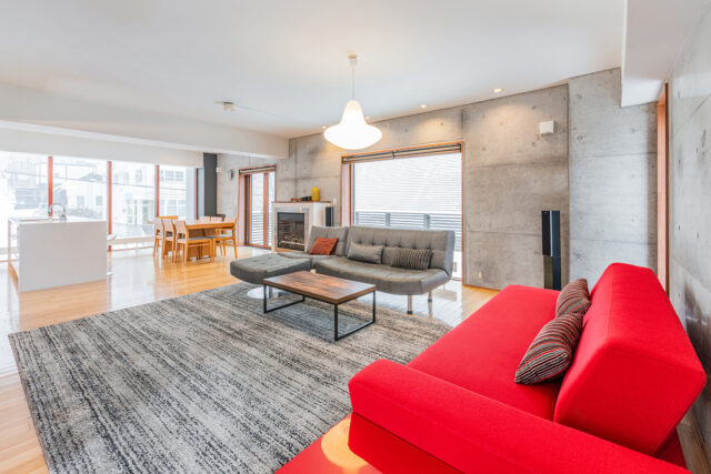 20231213 Niseko Central Konkurito Yukibana KONQ Living Room Winter Lores 1