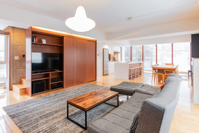 20231213 Niseko Central Konkurito Yukibana KONQ Living Room Winter Lores 3