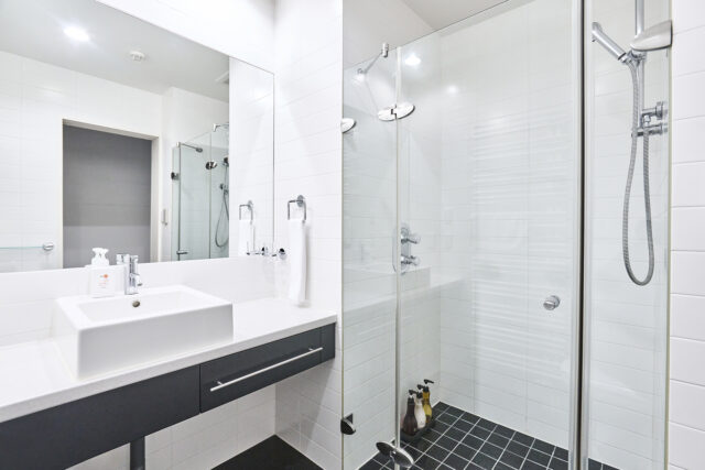 20231218 Niseko Central Powder Tracks PT01 Bathroom Winter Lores 1