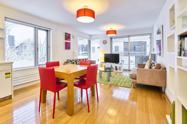 20231218 Niseko Central Powder Tracks PT01 Living Room Winter Lores 3