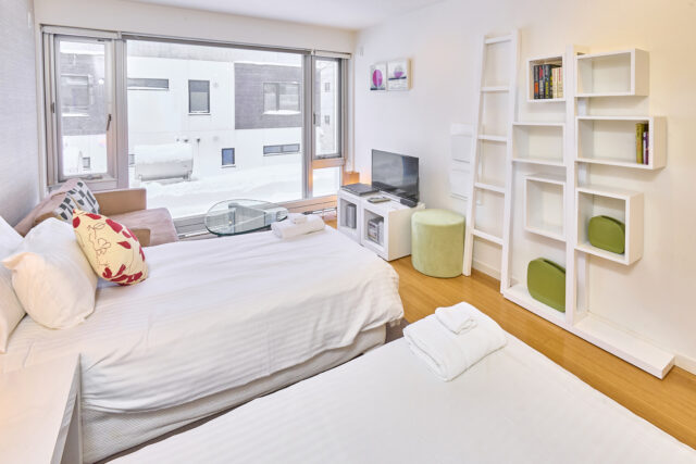 20231218 Niseko Central Powder Tracks PT01b Bedroom Winter Lores 1 1