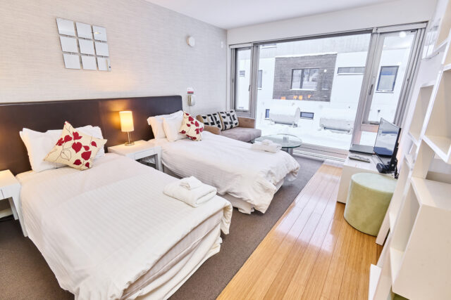 20231218 Niseko Central Powder Tracks PT01b Bedroom Winter Lores 2 1