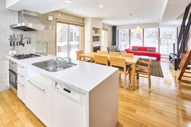 20231219 Niseko Central Konkuriito L KONL Living Room Winter Lores 1