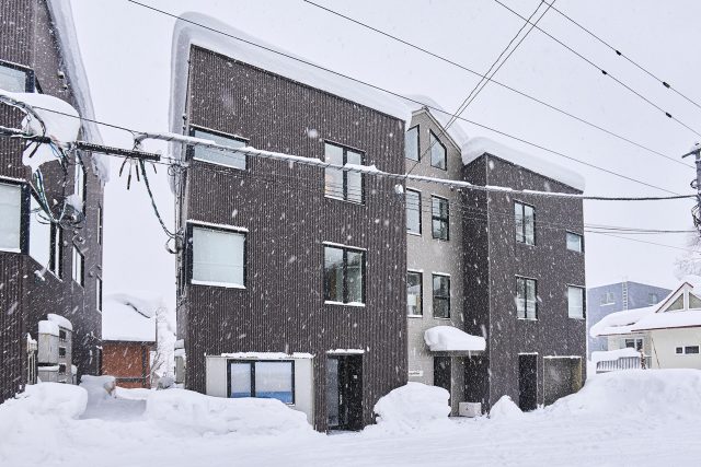 20240115 Niseko Central Horizon Townhouse HZ01 HZ02 Winter Exterior DSC4947 Lores 1