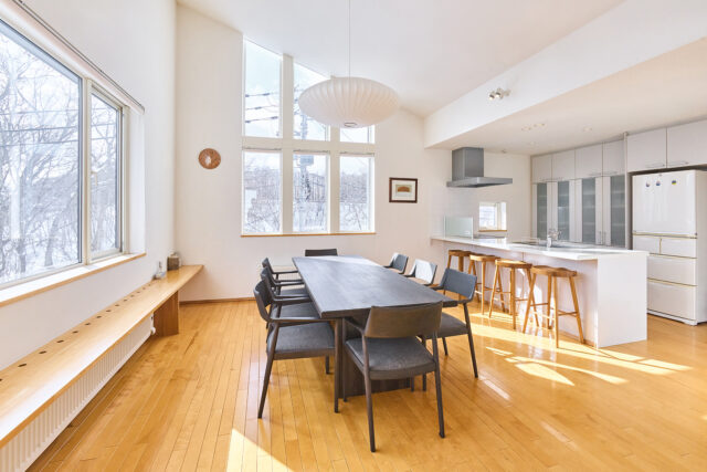 20240124 Niseko Central J House Kitchen Winter DSC6279 Lores 3