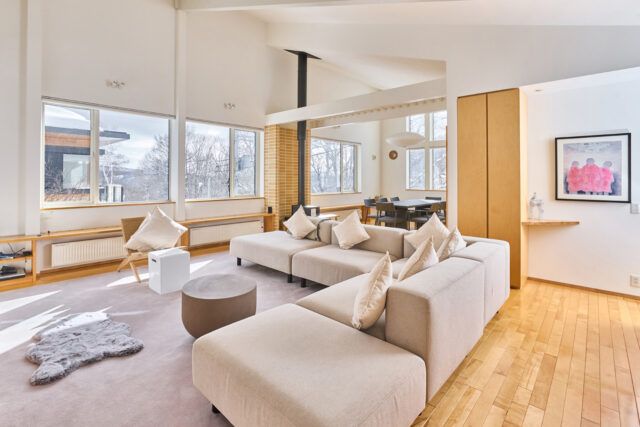 20240124 Niseko Central J House Living Room Winter DSC6308 Lores 1