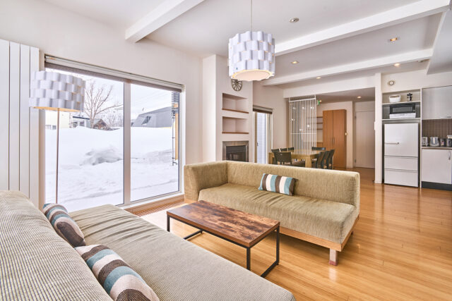 20240227 Niseko Central Mori O Winter Living Room DSC6967 Lores 3