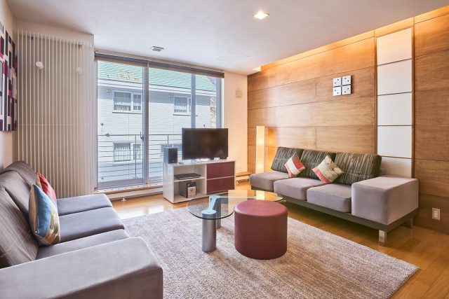 20240325 Niseko Central Youtei Tracks YT307 Living Room DSC0713 Lores 1 2