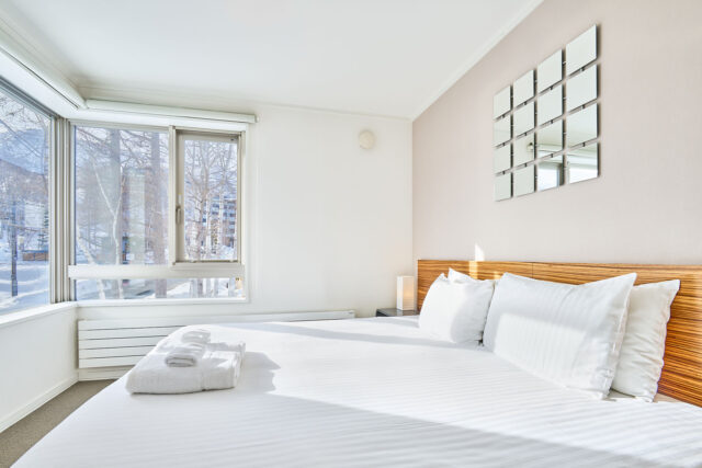20240326 Niseko Central DT07 Winter Bedroom DSC1442 Lores 1