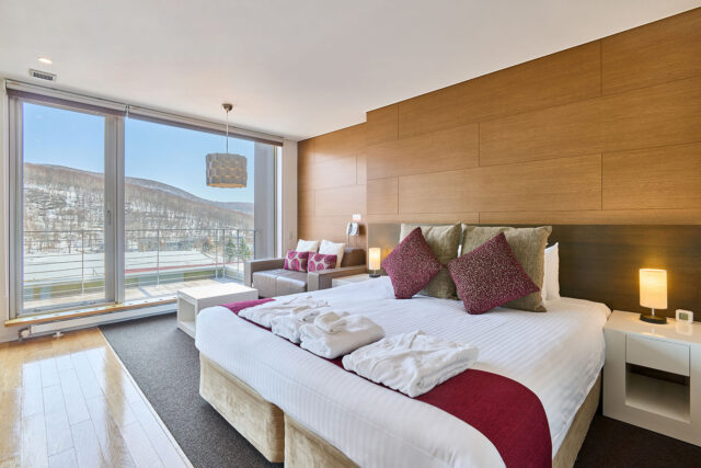 20240411 Niseko Central Yama Shizen East YE601 Winter Bedroom DSC4335 Lores 1