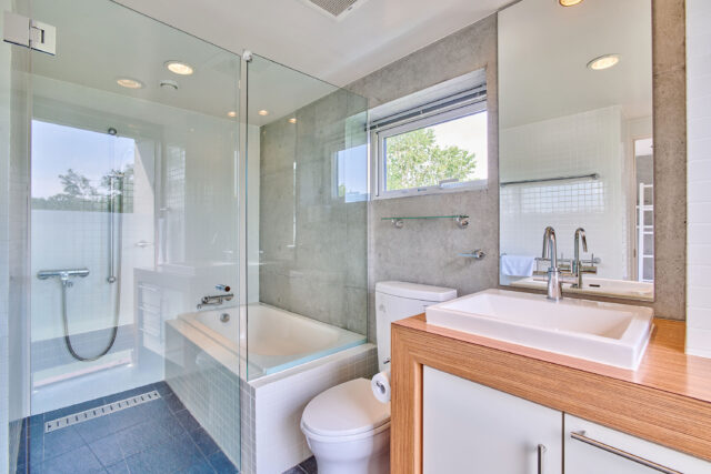 20240621 Niseko Central Kon G Summer Bathroom DSC0108 Lores 2