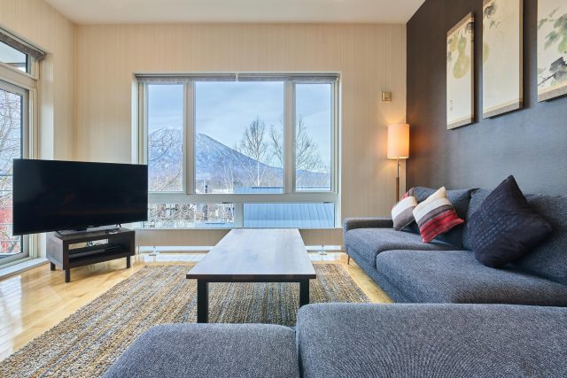 20241126 Niseko Central Horizon HZ06 Winter Living Room DSC0060 Lores 1