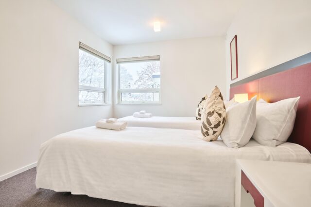 20241204 Niseko Central Hirafu House HH06 W Inter Bedroom DSC0575 Lores 3