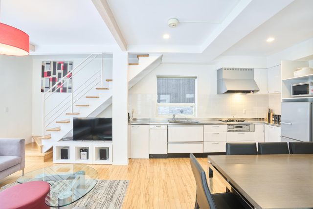 20241204 Niseko Central Hirafu House HH06 W Inter Kitchen DSC0683 Lores 3