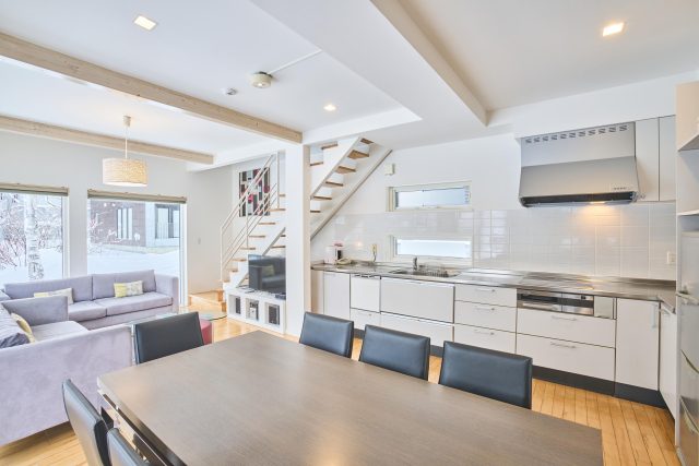 20241205 Niseko Central Hirafu House HH02 Winter Kitchen DSC0939 Lores 6