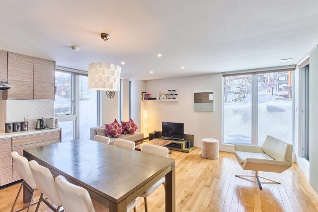 20241212 Niseko Central Kisetsukan KS102 Winter Living Room DSC3414 Lores 4