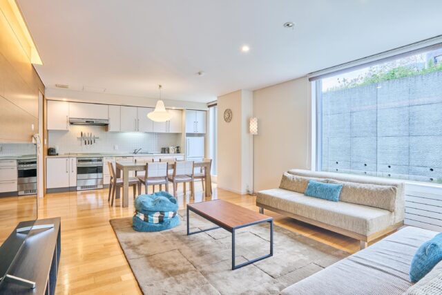 Yama Shizen East 101 Living Room
