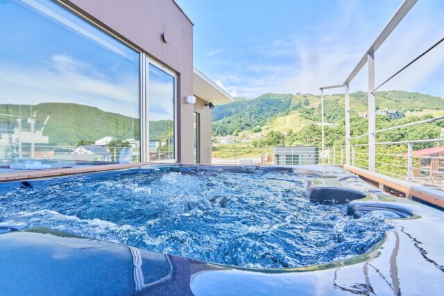 20250910 Niseko Central Yama Shizen East YE601 Summer Jacuzzi DSC5572 Lores 3