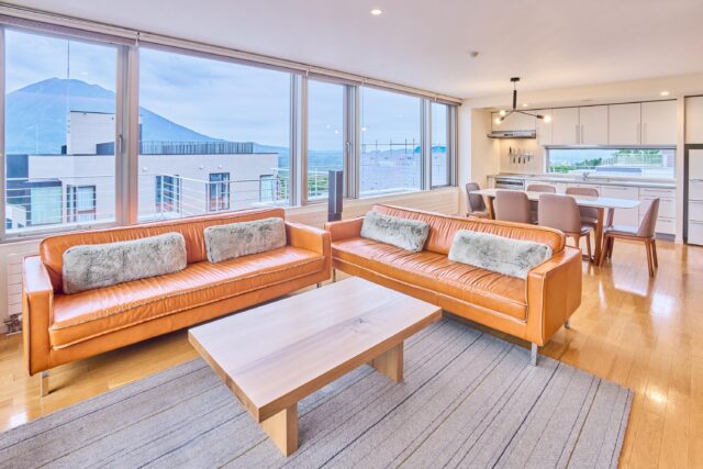 20250910 Niseko Central Yama Shizen East YE602 Summer Living Room DSC6077 Lores 1