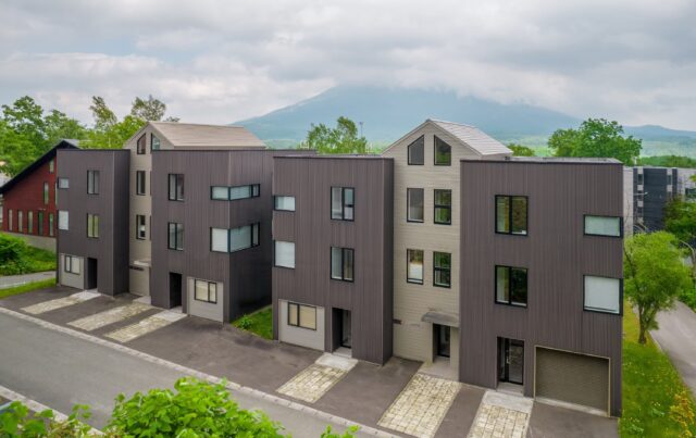 Horizon Townhouse HZ Exterior Summer 1 HR copy