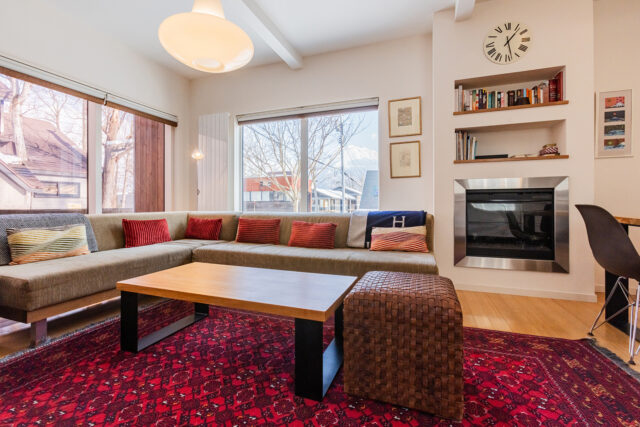 Mori C Morc Yuki No Sansou Living Room