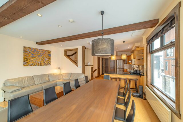 Tsuru Living and Dining