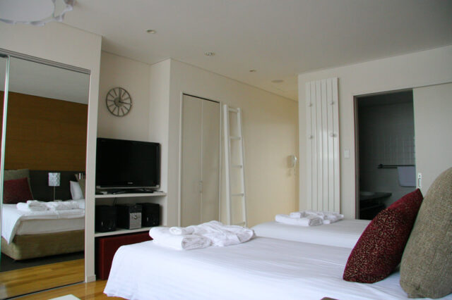 yama-shizen-e602c-master-bedroom