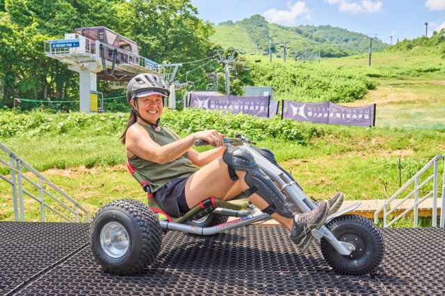 東急グラン・ヒラフのマウンテンバイクパークで、自然を感じながら夏の