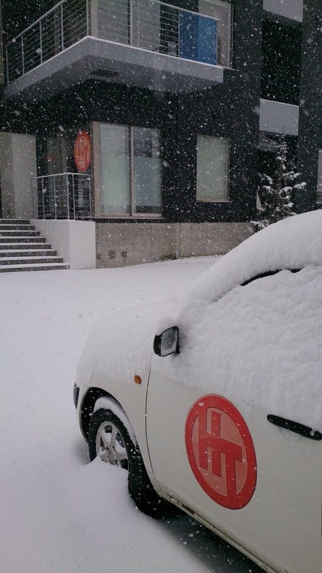 front desk snow 3