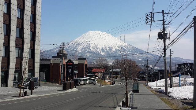Gorgeous spring views of Mt Yotei from Hirafuzaka