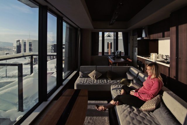 Jenny Lounge1 1