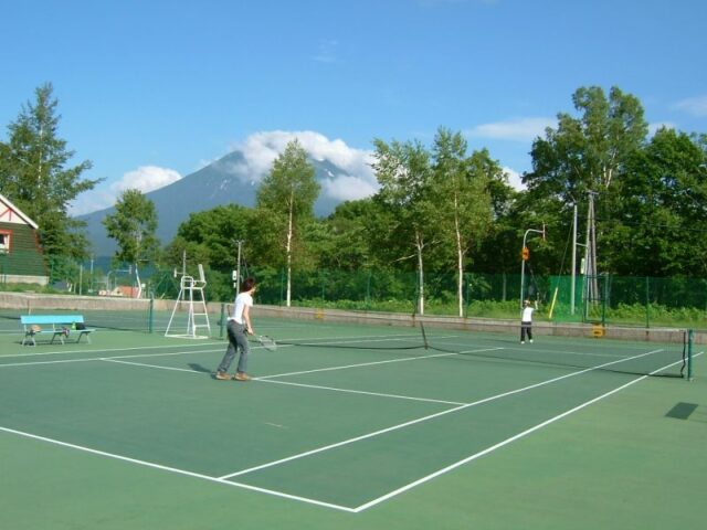 Tennis in Niseko