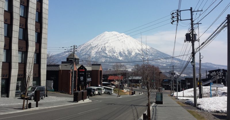 ヒラフ坂のビフォー・アフター | ニセコセントラル