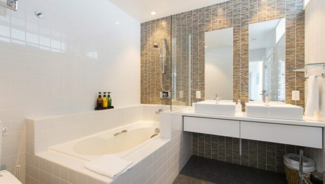 Youtei Tracks Penthouse Bathroom 1